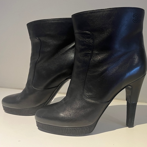Chanel Lambskin booties-size 39 - Picture 2 of 6